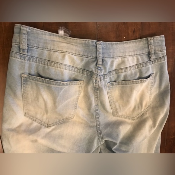 London Low Rise Skinny Distressed Washed Out DenimJeans - Picture 6 of 13